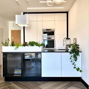 https://newbaltic-nowoczesny-apartament-z-widokiem-na-morze.gdanskhotel.org